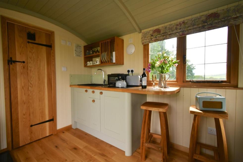 The Shepherds Hut Carmarthen Eksteriør bilde