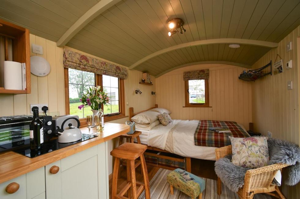 The Shepherds Hut Carmarthen Eksteriør bilde